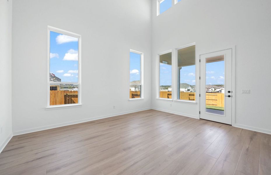 Spacious, unfurnished interior of a new home in 6 Creeks, Kyle (Image 51).