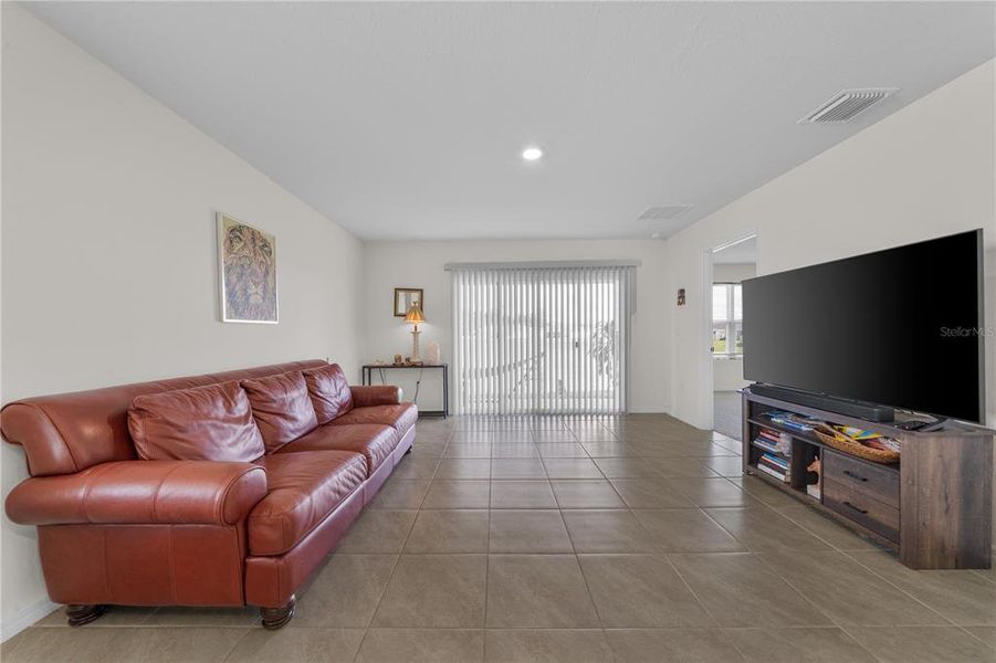 Furnished interior view inside a new home in Avalon Woods, Newberry (Image 18).