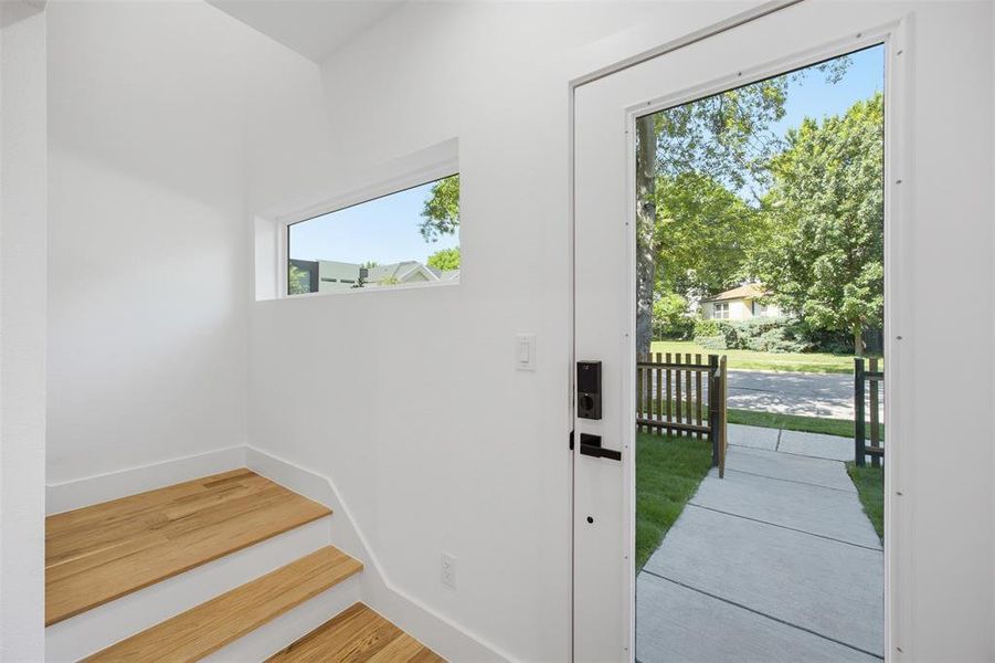 Spacious, unfurnished interior of a new home in , Dallas (Image 14).