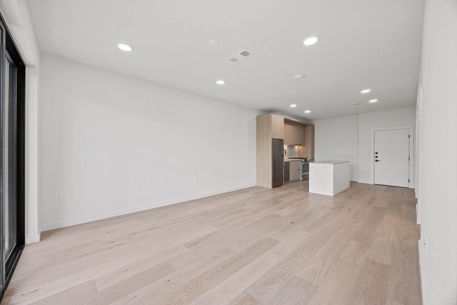 Spacious, unfurnished interior of a new home in One Oak, Austin (Image 18). Spacious, unfurnished interior of a new home in One Oak, Austin (Image 18).
