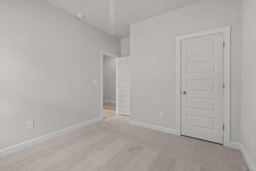 Spacious, unfurnished interior of a new home in Vickery Station, Woodruff (Image 14).