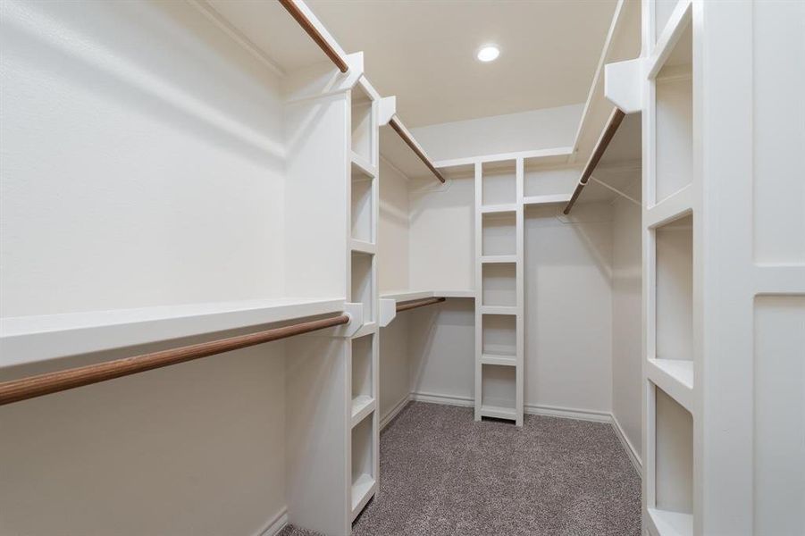 Spacious, unfurnished interior of a new home in , Abilene (Image 25).