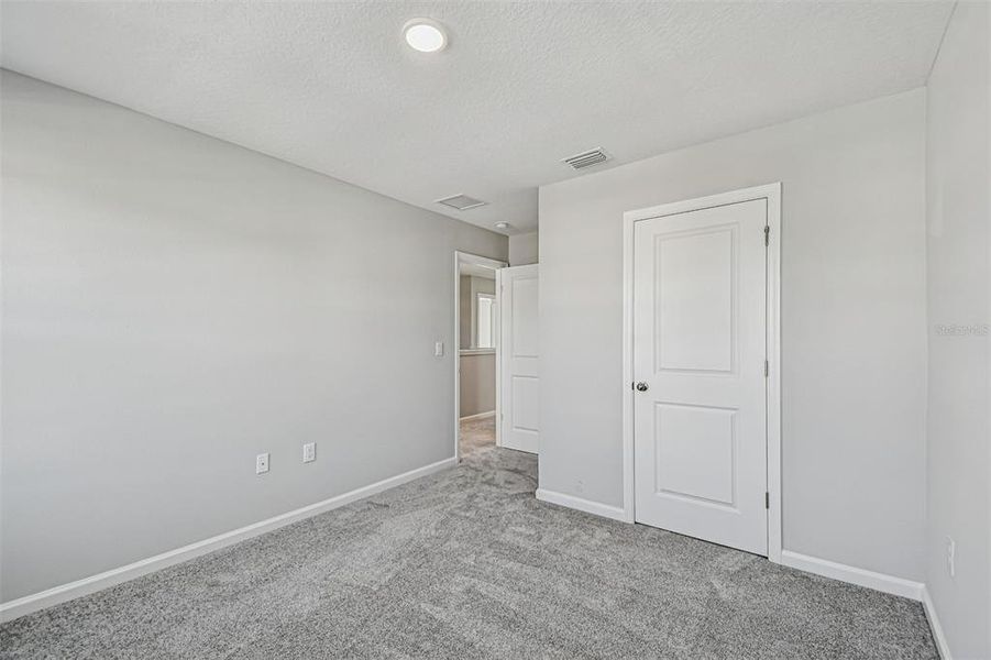 Spacious, unfurnished interior of a new home in Estates at Rivercrest, Sanford (Image 17).
