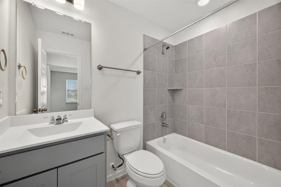 Furnished interior view inside a new home in Rollingbrook Estates, Baytown (Image 14).