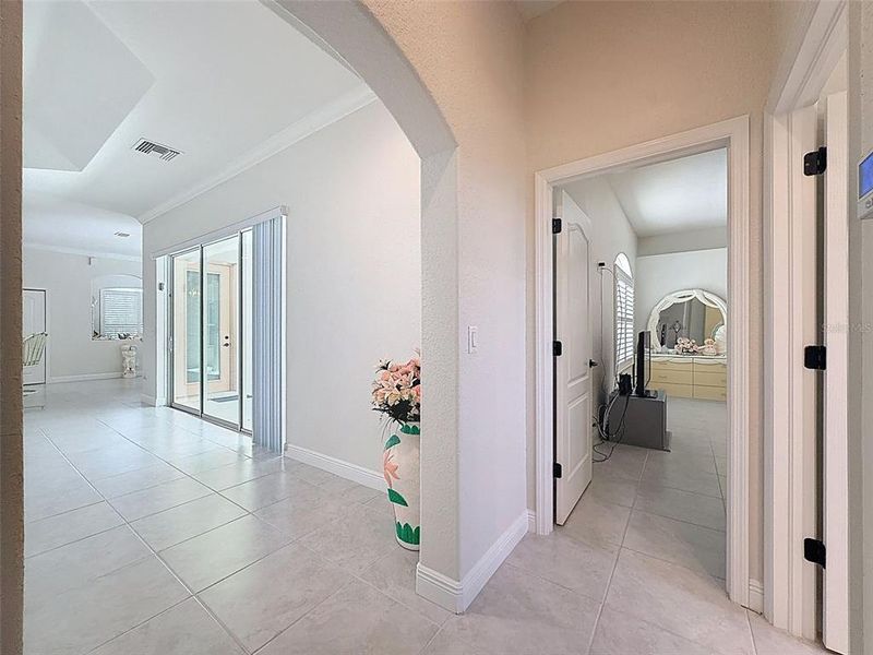 Spacious, unfurnished interior of a new home in , Spring Hill (Image 23).