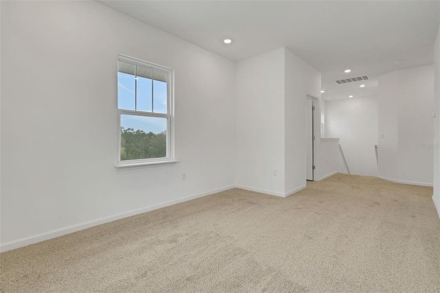 Spacious, unfurnished interior of a new home in Crossroads at Kelly Park, Apopka (Image 22).