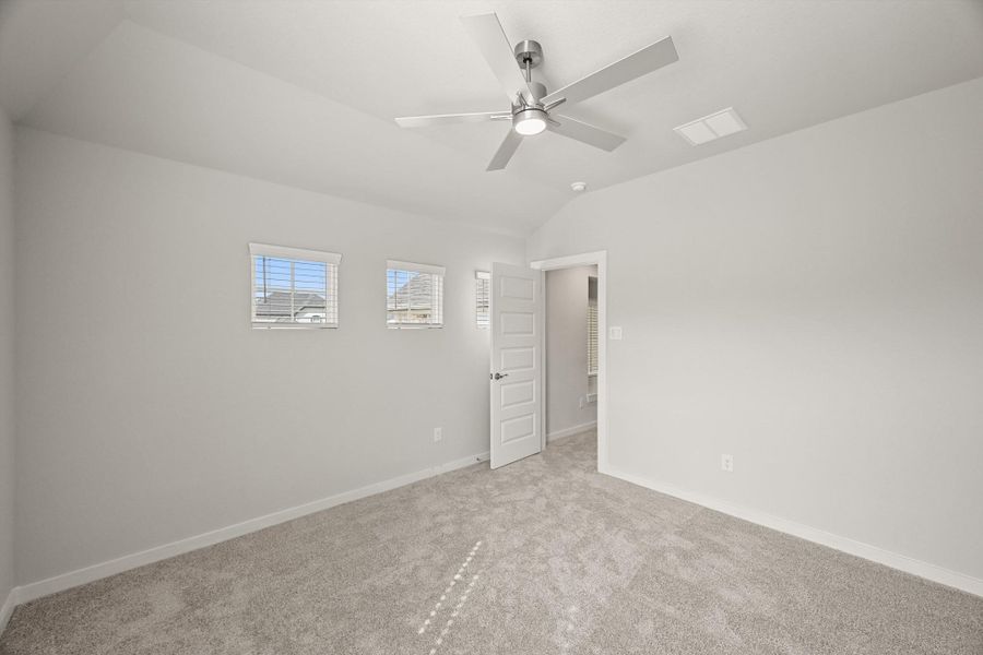 Spacious, unfurnished interior of a new home in Barton Creek Ranch, Conroe (Image 24). Spacious, unfurnished interior of a new home in Barton Creek Ranch, Conroe (Image 24).