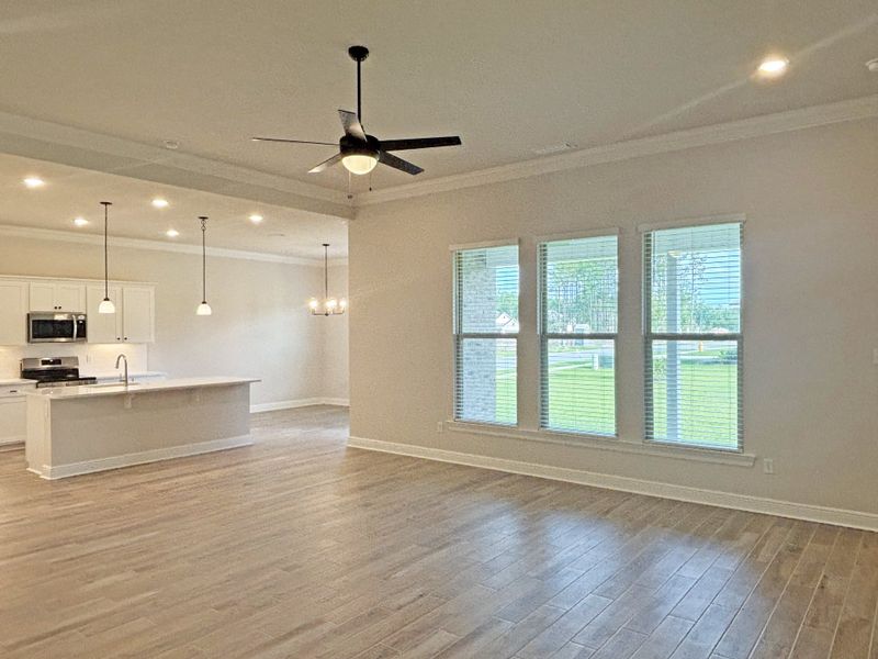 Spacious, unfurnished interior of a new home in Bird Song at Hammock Bay, Freeport (Image 14).