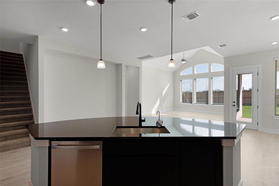REPRESENTATIVE OF FLOOR PLAN ONLY REPRESENTATIVE OF FLOOR PLAN ONLY