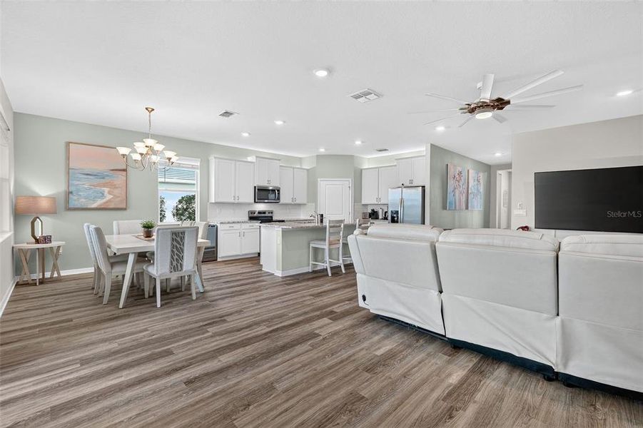 Furnished interior view inside a new home in Star Farms at Lakewood Ranch, Bradenton (Image 14). Furnished interior view inside a new home in Star Farms at Lakewood Ranch, Bradenton (Image 14).