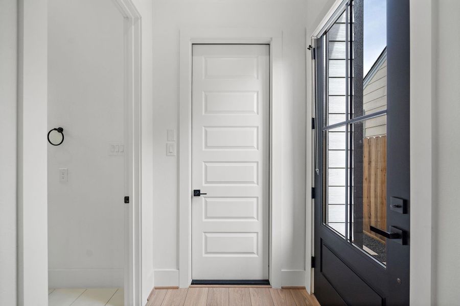 Spacious, unfurnished interior of a new home in , Houston (Image 23).