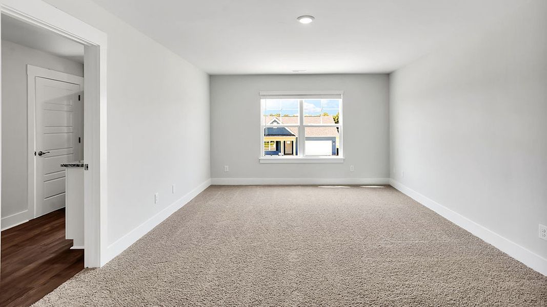 Spacious, unfurnished interior of a new home in Merchant Point, Jacksonville (Image 24).