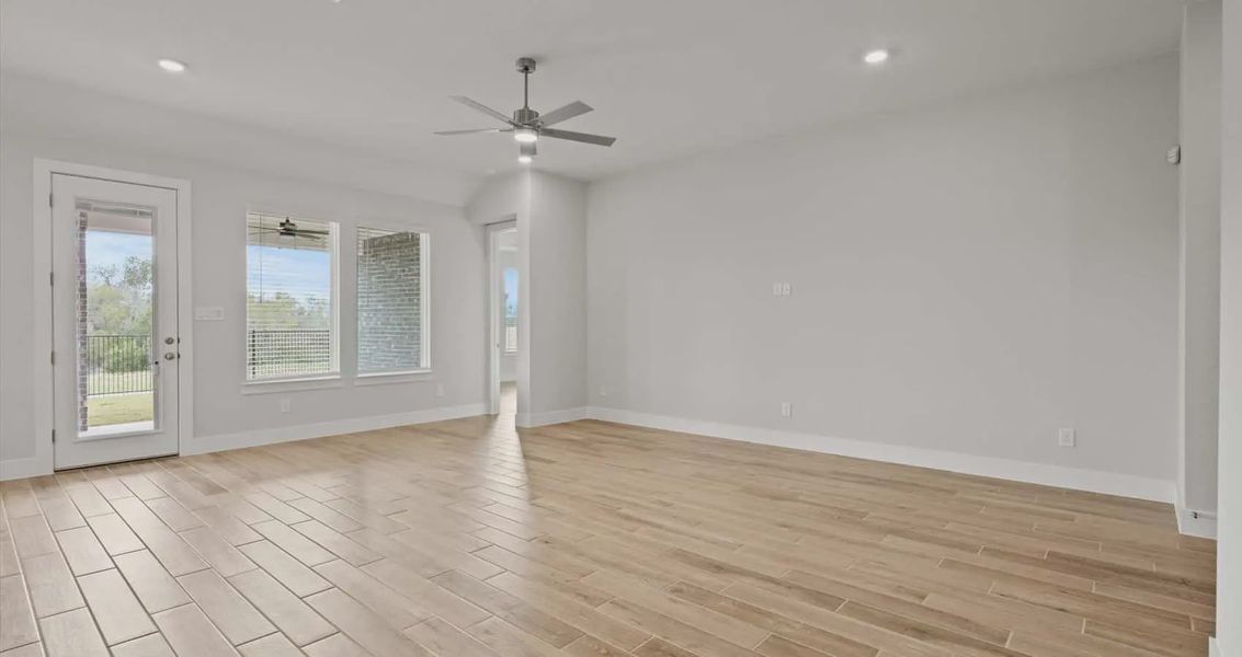Representative unfurnished interior of a home built from the Aspen by Chesmar Homes in Village at Three Oaks, Seguin (Image 8).