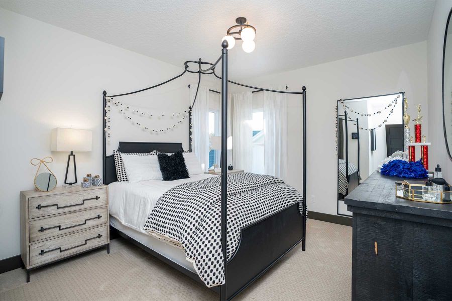 Representative furnished interior of a home built from the Harper - Hidden Creek by MasterCraft Builder Group in SilverLeaf, St. Augustine (Image 17).