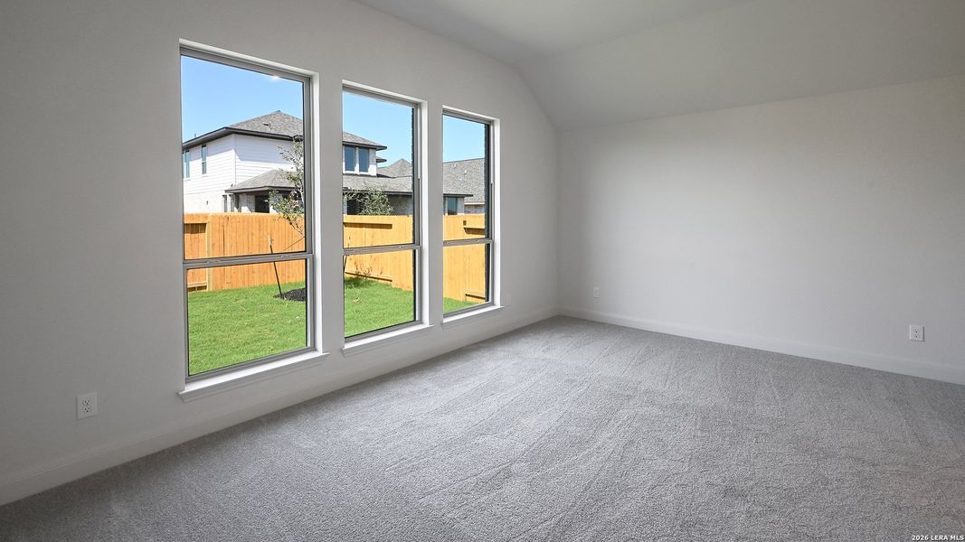 Spacious, unfurnished interior of a new home in Meadows of Mill Creek, Seguin (Image 20).