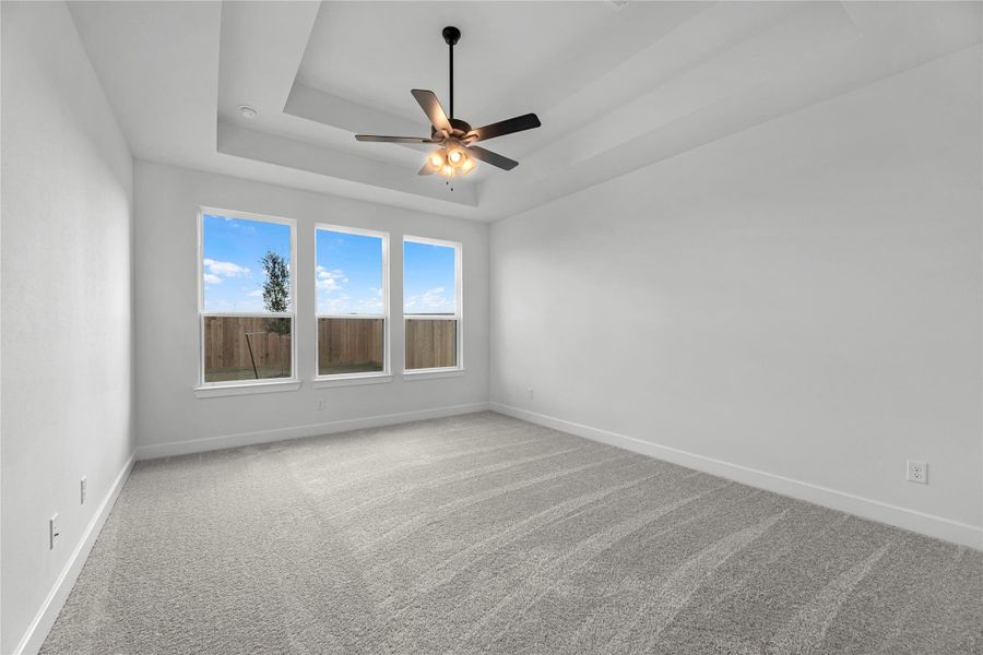 Representative image. Features, selections and colors may vary.