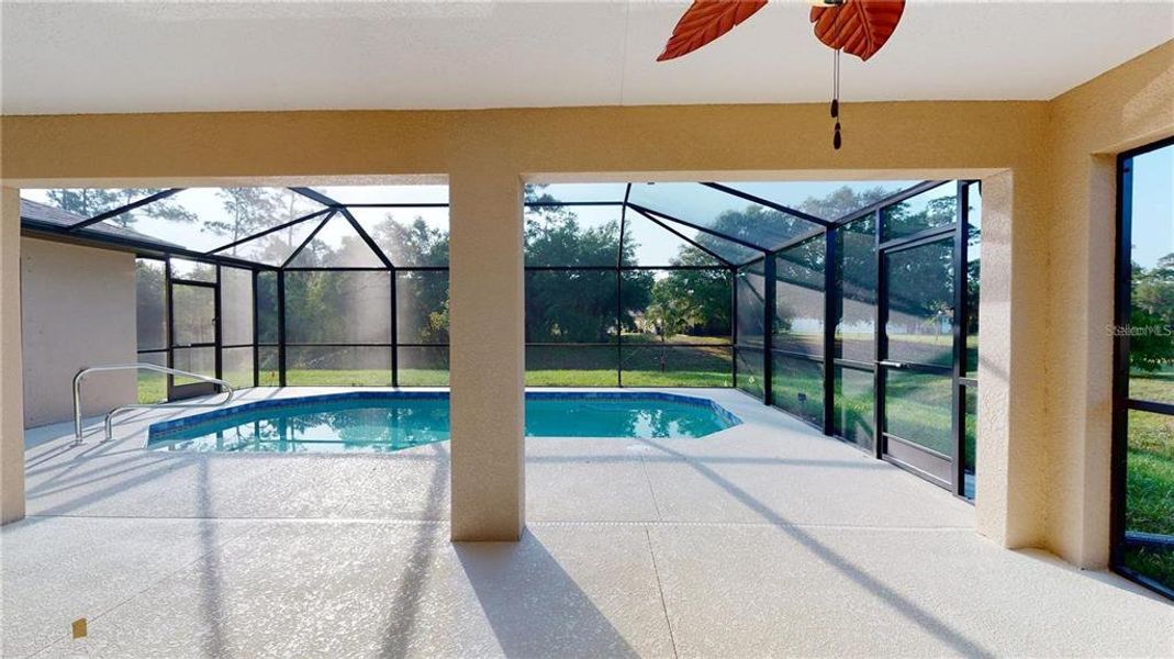 Exterior details and patio area of a home in , North Port (Image 3).