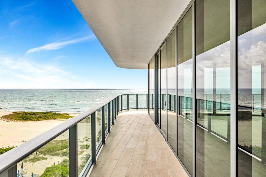 north side wraparound balcony