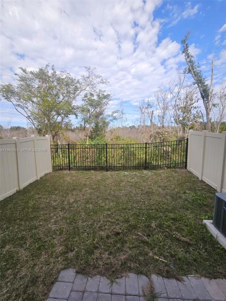 Exterior details and patio area of a home in , Orlando (Image 15).
