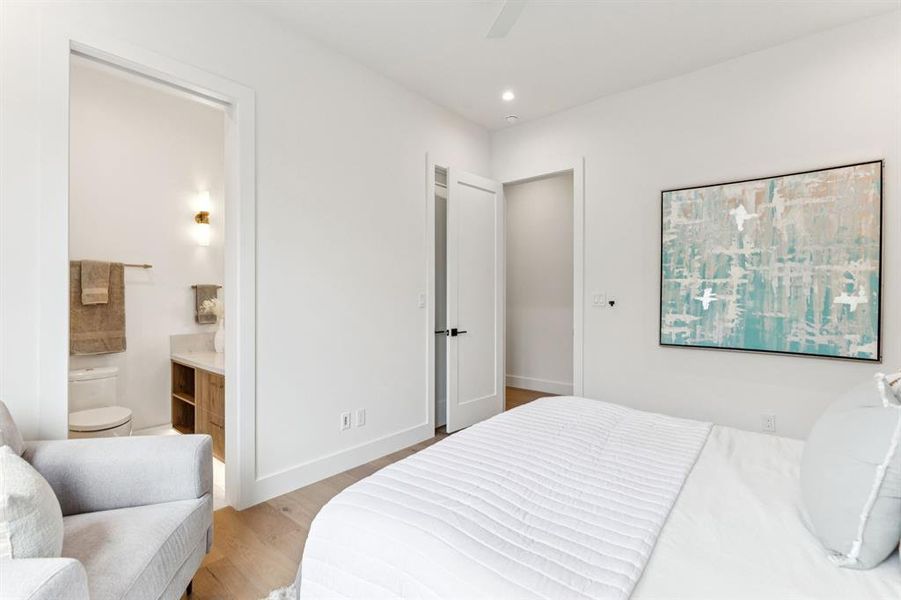 Furnished interior view inside a new home in , Dallas (Image 30).