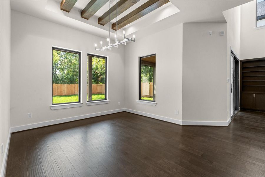 Spacious, unfurnished interior of a new home in , Houston (Image 19).