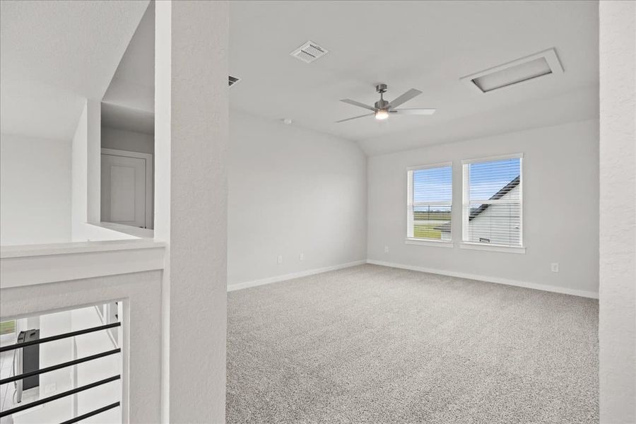 Spacious, unfurnished interior of a new home in Village at Three Oaks, Seguin (Image 22). Spacious, unfurnished interior of a new home in Village at Three Oaks, Seguin (Image 22).