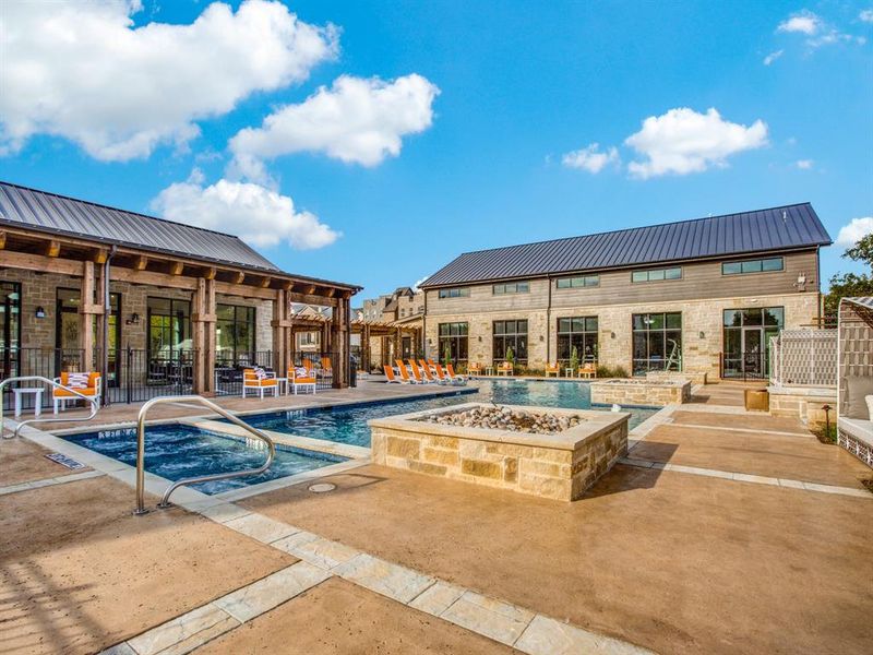 Community amenities in SoHo Square, Dallas (Image 22).