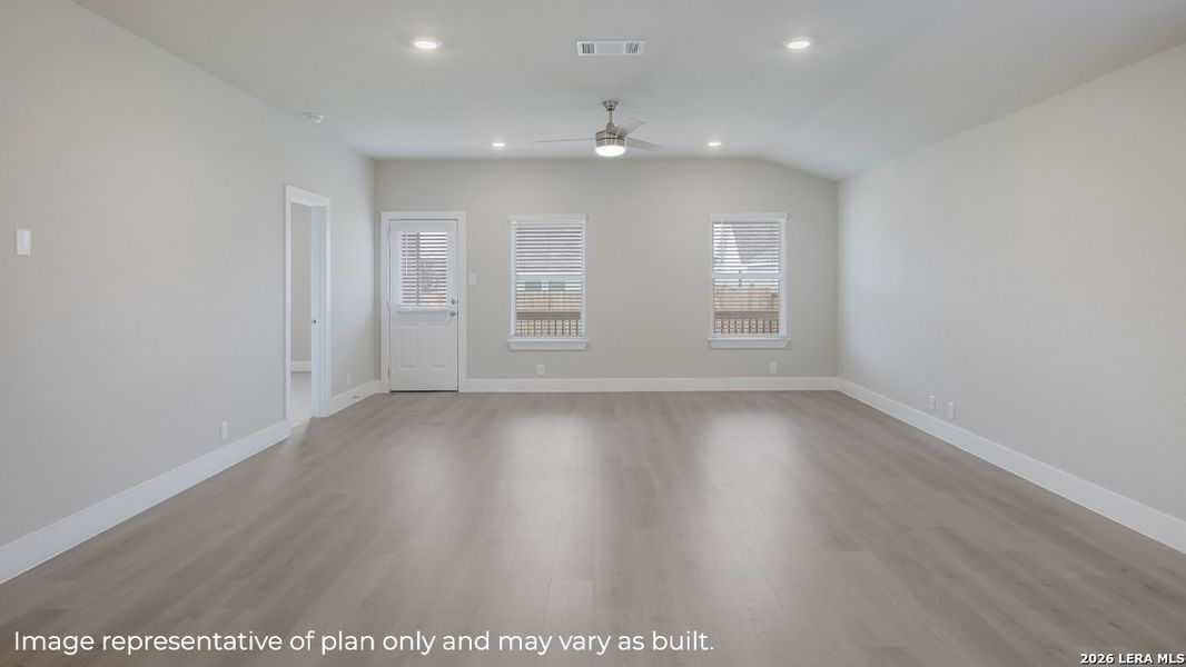 Spacious, unfurnished interior of a new home in Veranda, San Antonio (Image 18).