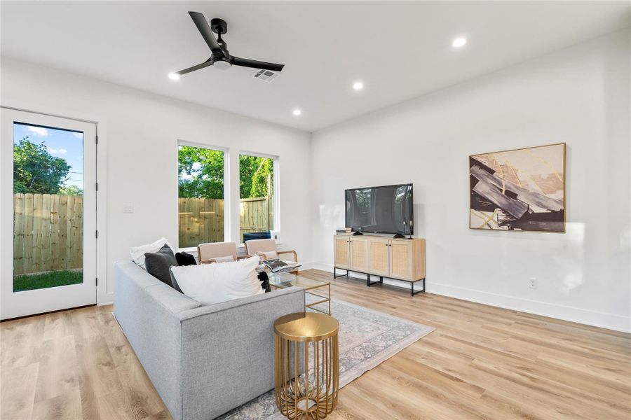 Ample space allows for comfortable seating arrangements, making this the perfect spot for relaxation and social gatherings. Ample space allows for comfortable seating arrangements, making this the perfect spot for relaxation and social gatherings.