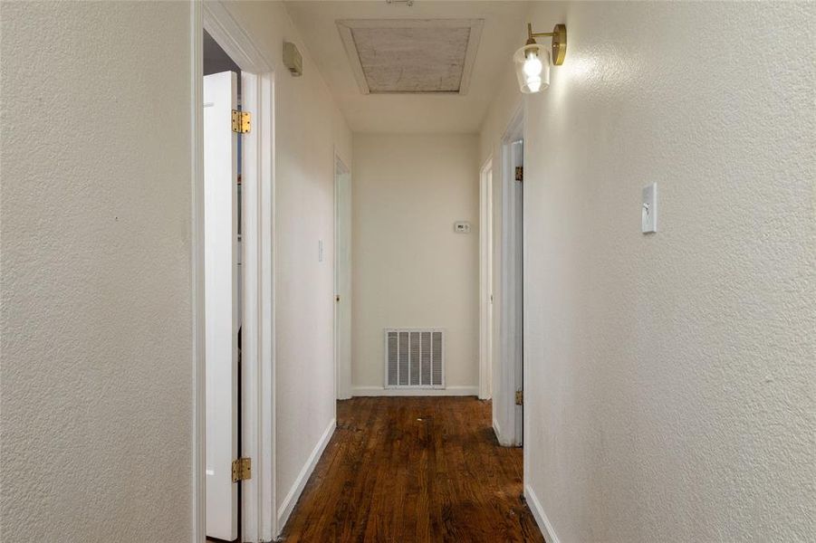 Spacious, unfurnished interior of a new home in , Weatherford (Image 20).