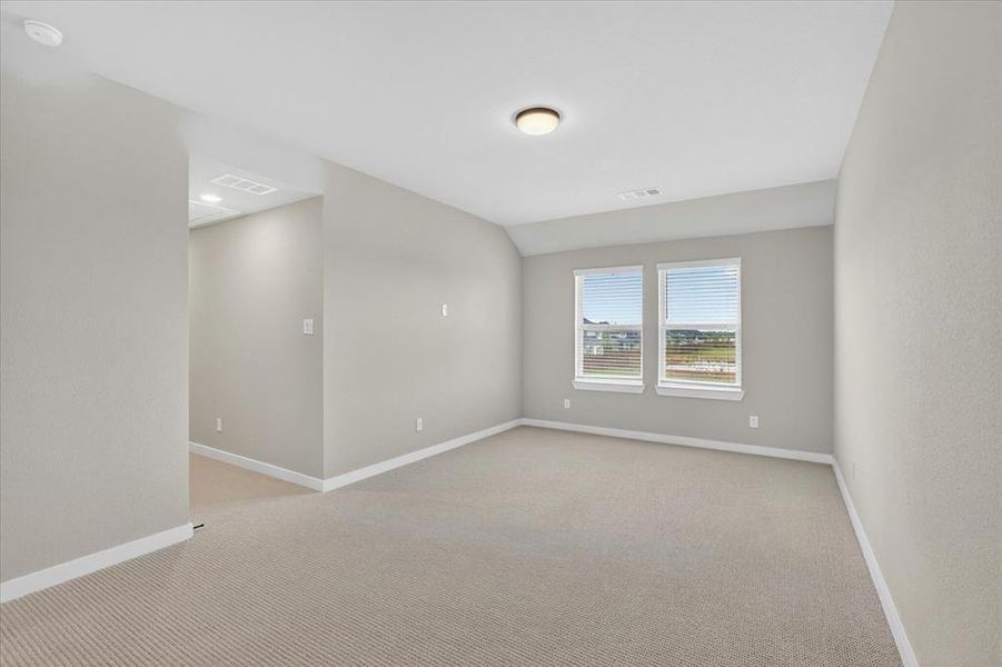Spacious, unfurnished interior of a new home in Cambridge Crossing, Celina (Image 18).