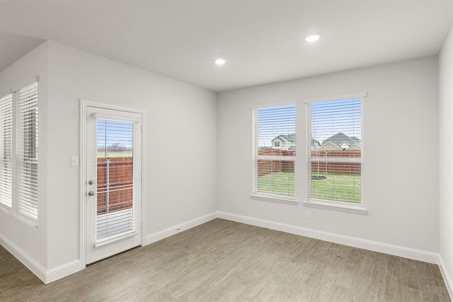 10. 6216 Havature - Dining