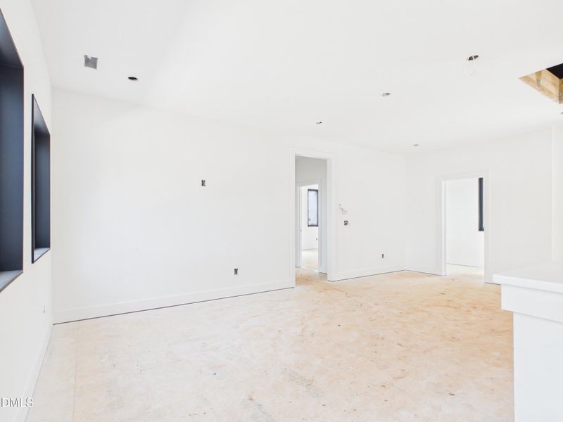 CAM06429G6-PR0007-STILL016