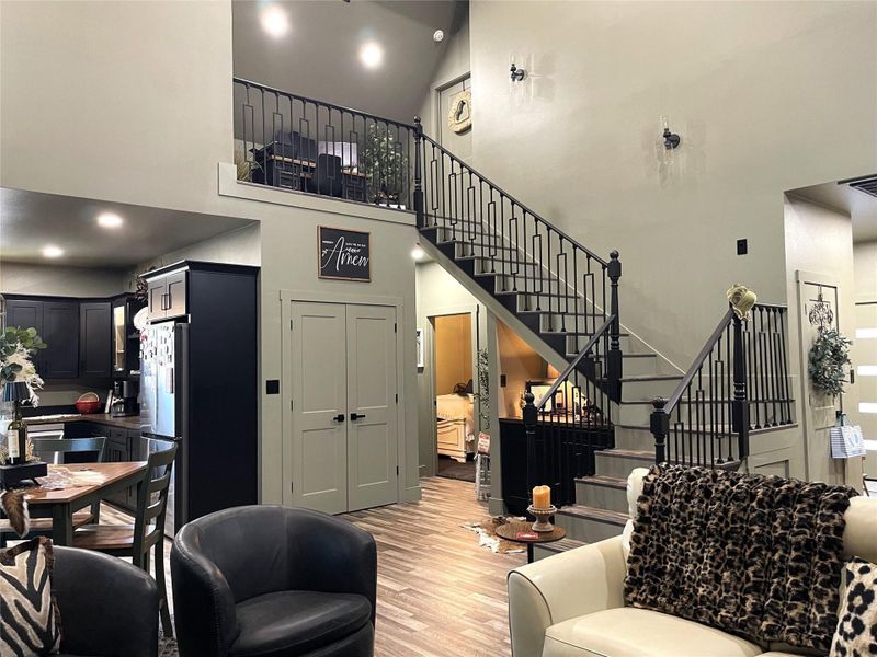 Furnished interior view inside a new home in , Groesbeck (Image 13).