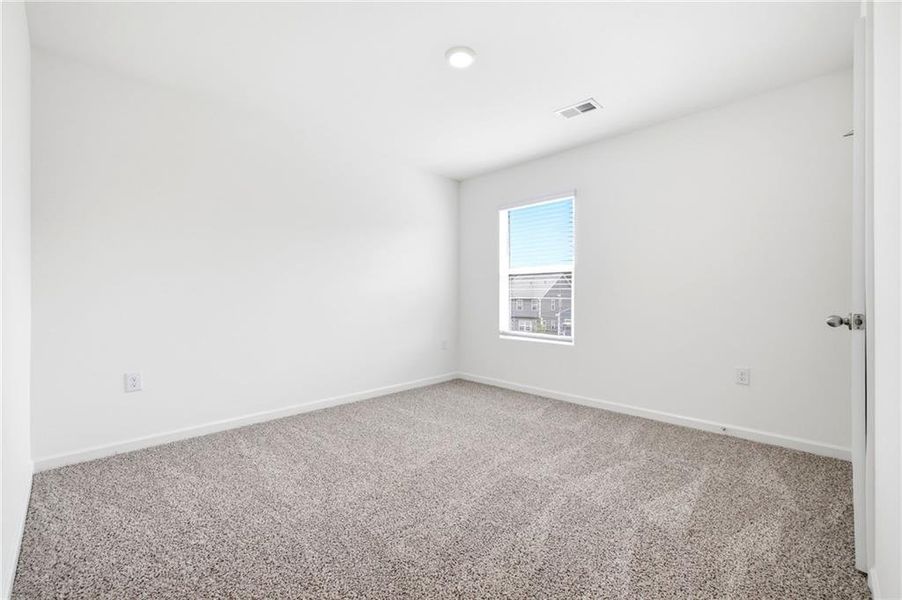 Spacious, unfurnished interior of a new home in Twin Lakes, Hoschton (Image 31).