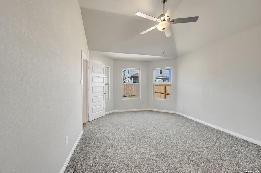 Spacious, unfurnished interior of a new home in Paloma Park, Converse (Image 33).