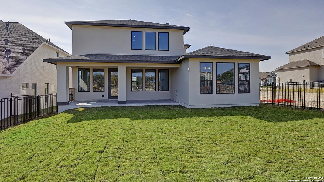 Exterior details and patio area of a home in Esperanza 50', Boerne (Image 3).
