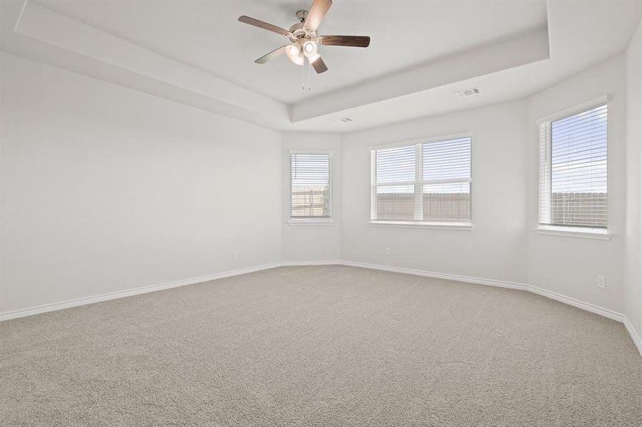 Spacious, unfurnished interior of a new home in Rocky Creek Crossing, Fort Worth (Image 16). Spacious, unfurnished interior of a new home in Rocky Creek Crossing, Fort Worth (Image 16).