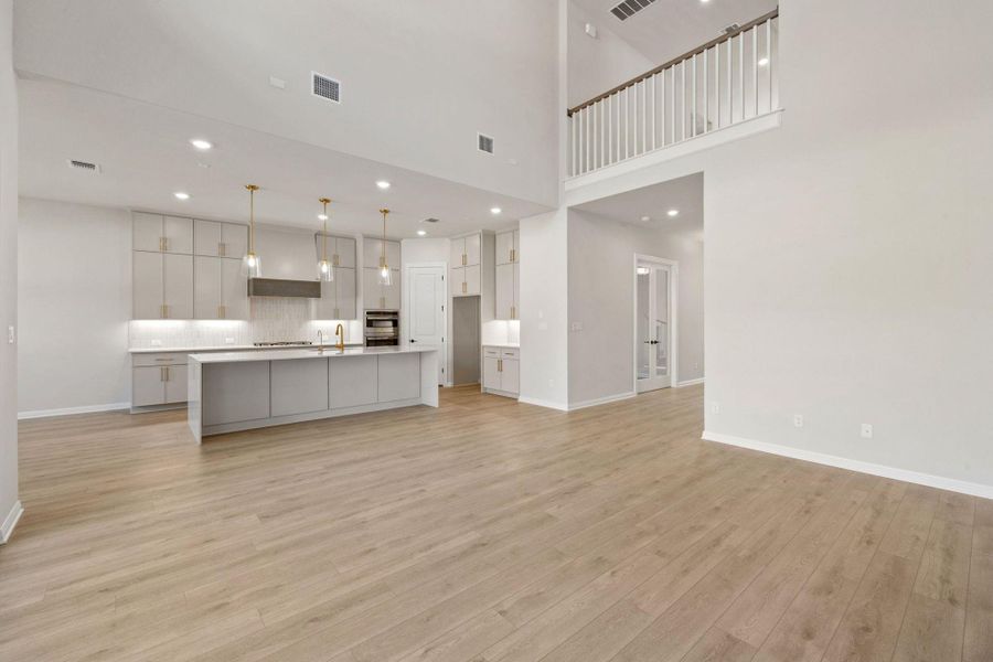 Representative images and renderings are for illustrative purposes. Actual structural options and design finishes of home may vary.