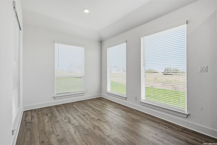Spacious, unfurnished interior of a new home in Sienna Lakes, San Antonio (Image 23).