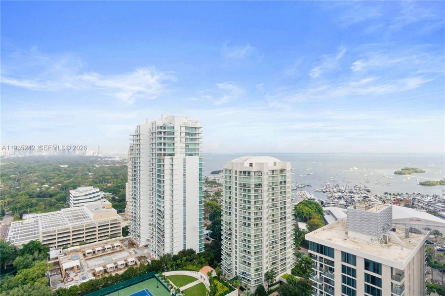 Condo located in Miami, FL showcasing its design and architecture (Image 38).