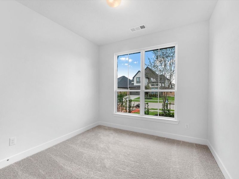 Spacious, unfurnished interior of a new home in Sienna, Missouri City (Image 17).