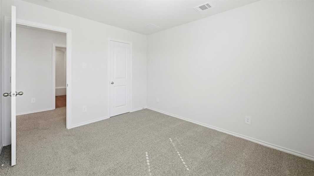 Spacious, unfurnished interior of a new home in Sweetwater Springs, Sherman (Image 33).