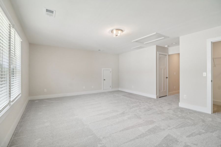 Representative unfurnished interior of a home built from the Sonoma II by Great Southern Homes in Edwards Ridge, Central (Image 45).