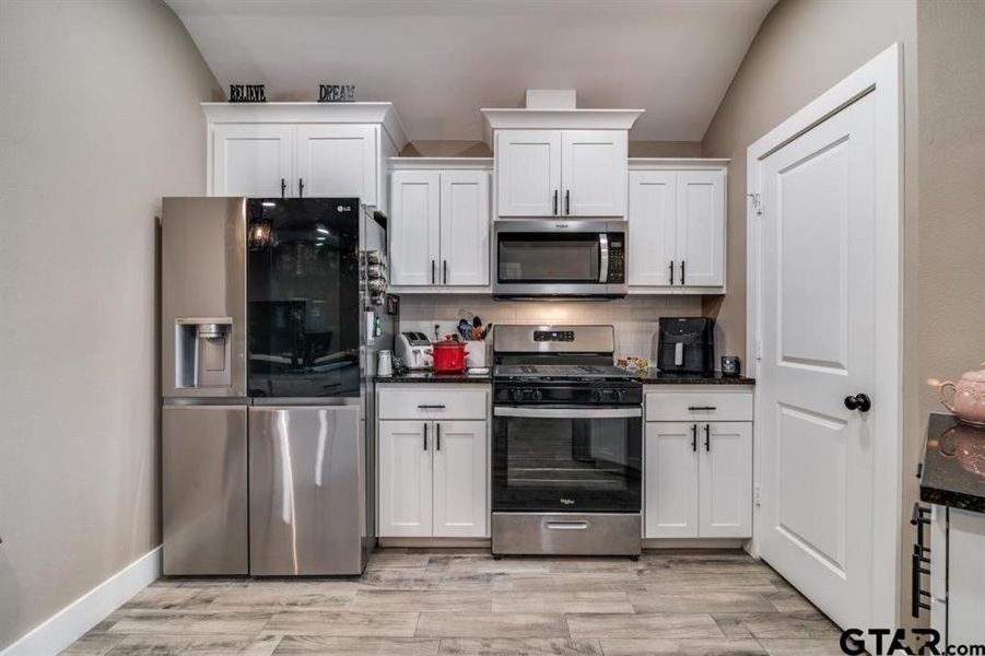 Furnished interior view inside a new home in , Lindale (Image 14). Furnished interior view inside a new home in , Lindale (Image 14).