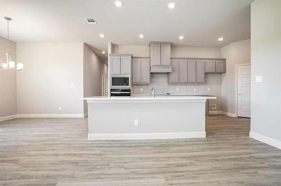 Furnished interior view inside a new home in , Waxahachie (Image 8).