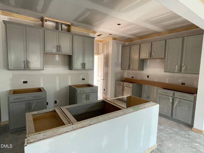 138 - kitchen cabinets