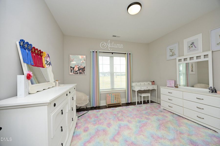 35Bedroom2 35Bedroom2