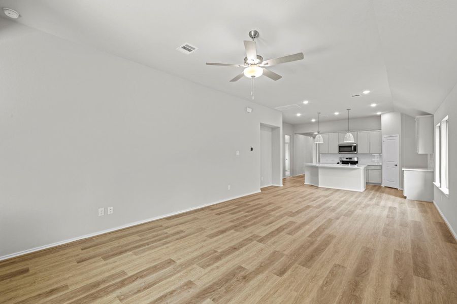 Spacious, unfurnished interior of a new home in The Trails, New Caney (Image 17). Spacious, unfurnished interior of a new home in The Trails, New Caney (Image 17).