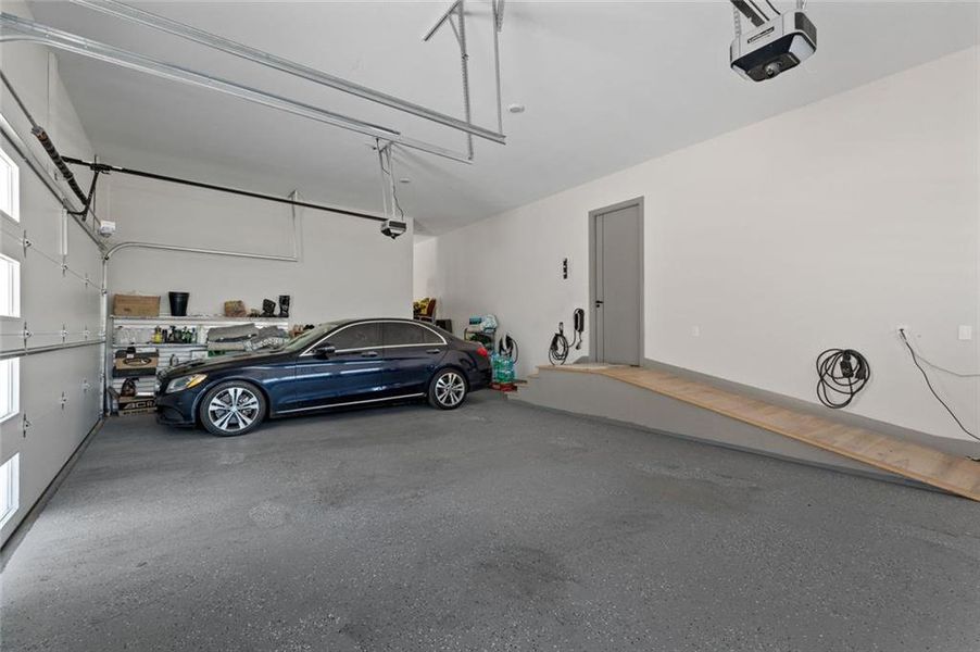 Spacious, unfurnished interior of a new home in , Stone Mountain (Image 27).